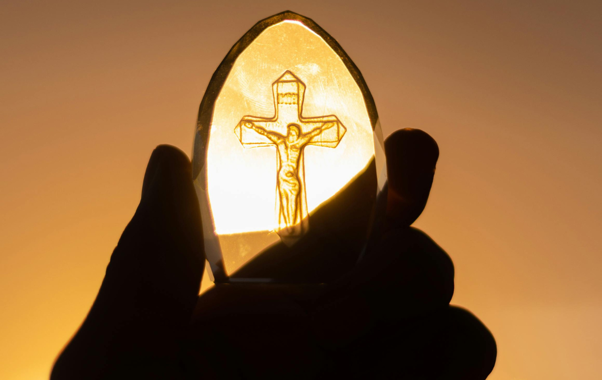 To live out Easter in life, it’s important to remember what Jesus did when he died on the cross, says Br. Jim Bok, OFM. “He emptied himself,” Br. Jim said, “giving his life for us.”