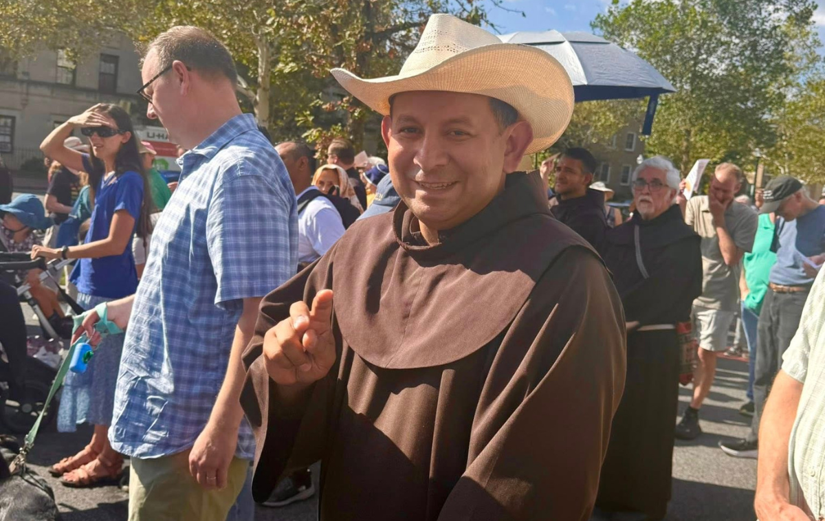 Br. Juan de la Cruz Turcios, OFM, was among the friars from the Province of Our Lady of Guadalupe who participated in the procession.