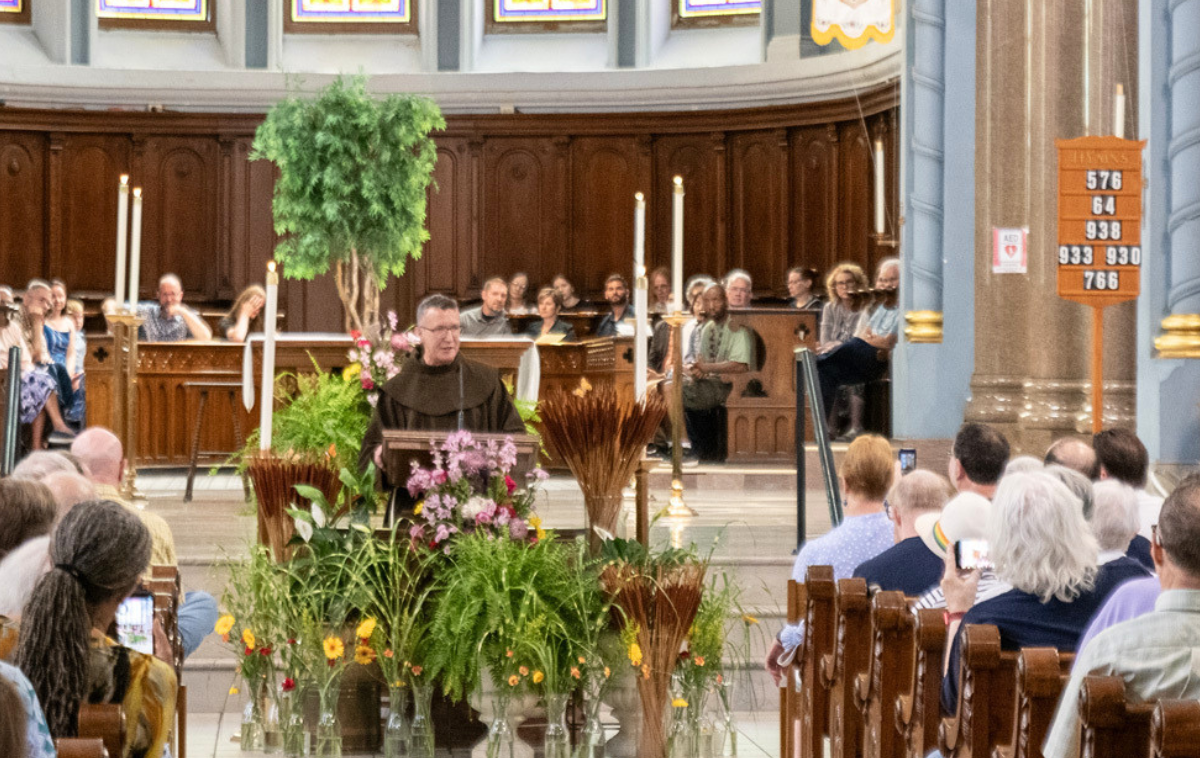 Provincial Vicar Br. Mark Soehner, OFM, speaks about the lasting legacy of St. Francis Seraph Parish during the closing Mass. (Photo by Ken Stigler)